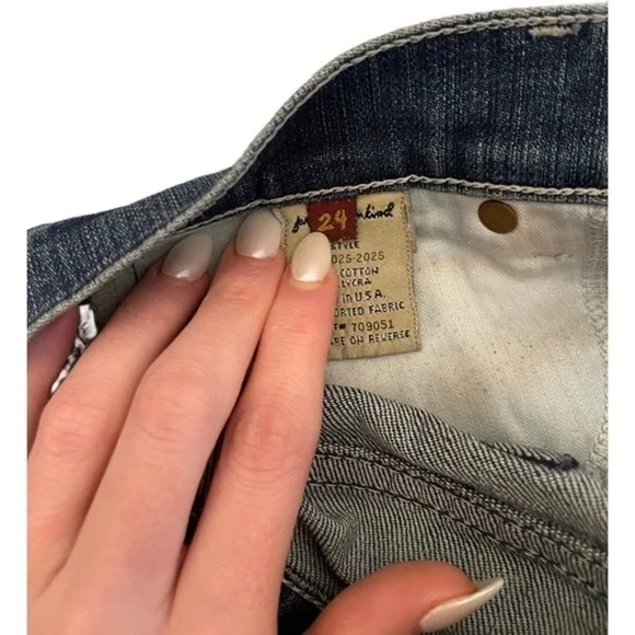 7 For All Mankind Cuffed Denim Shorts - Picture 3 of 3